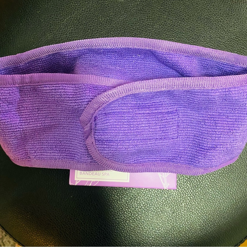 Zoë Ayla® Eco Friendly spa Headband in purple Msrp $15 - Picture 3 of 4